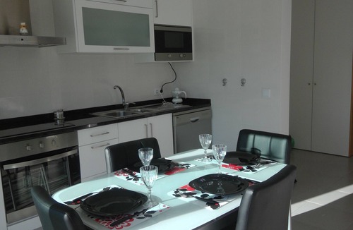 Salir do Porto Apartment | Apartment in Salir Do Porto with Swimming Pool