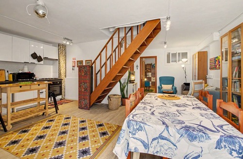 Sintra Apartment | Apartment in Sintra, Garden, Wi-Fi and Air Conditioning