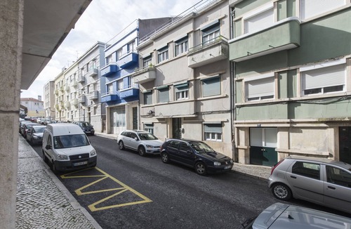 Alto do Pina Apartment | Apartment near Fonte Luminosa * 2BD APT CENTRAL *