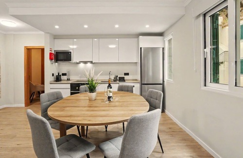 Camara de Lobos Apartment | Apartment 'Ninho Ilhéu' with Mountain View and Wi-Fi