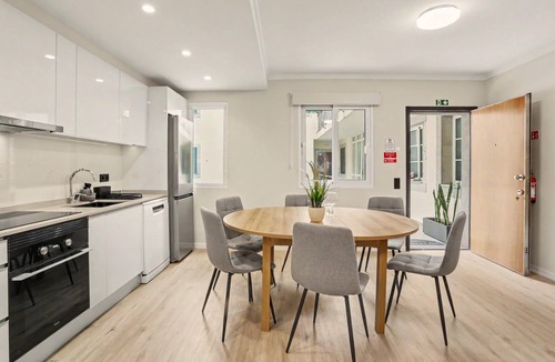Camara de Lobos Apartment | Apartment 'Ninho Ilhéu' with Mountain View and Wi-Fi