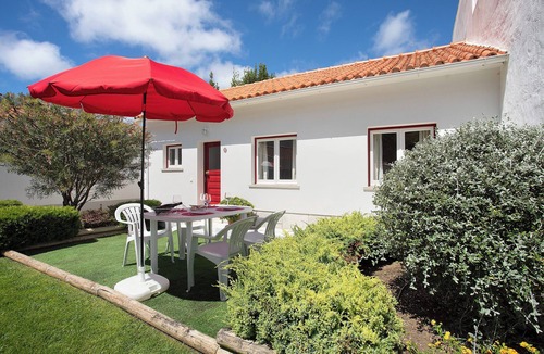 Banzao Apartment | Apartment 'Páteo Da Várzea 4' with Shared Garden and Wi-Fi