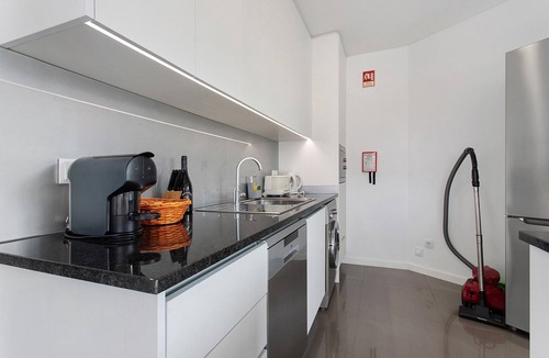 Sao Martinho do Porto Apartment | Apartment 'Casa Dos Terraços Penthouse' with Balcony, Wi-Fi and Air Conditioning