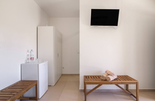 Corte do Pinto Apartment | Apartment 'Quarto 6' with Wi-Fi and Air Conditioning