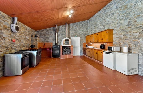 Corte do Pinto Apartment | Apartment 'Quarto 4' with Wi-Fi and Air Conditioning