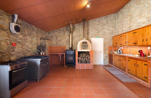 Corte do Pinto Apartment | Apartment 'Quarto 4' with Wi-Fi and Air Conditioning