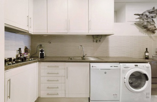 Alcantara Apartment | Apartment 'Rio Alcântara' with Private Terrace, Balcony and Wi-Fi