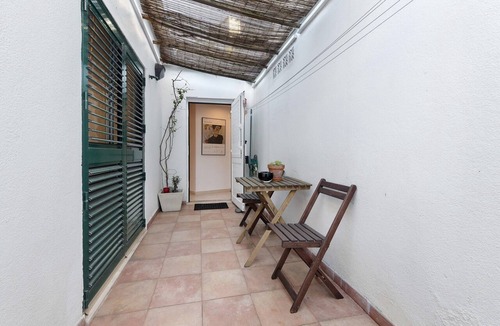 Alcantara Apartment | Apartment 'Rio Alcântara' with Private Terrace, Balcony and Wi-Fi