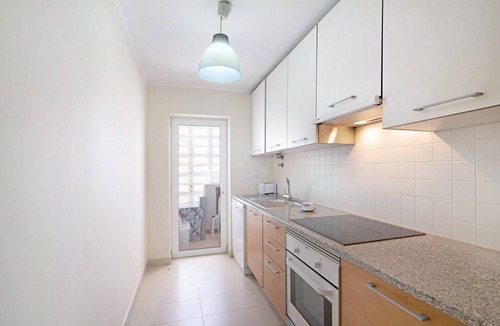 Conceicao e Cabanas de Tavira Apartment | Apartment 'Royal Cabanas Golf 88' with Shared Pool, Shared Garden and Air Conditioning