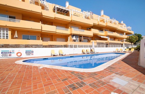 Conceicao e Cabanas de Tavira Apartment | Apartment 'Royal Cabanas Golf 88' with Shared Pool, Shared Garden and Air Conditioning