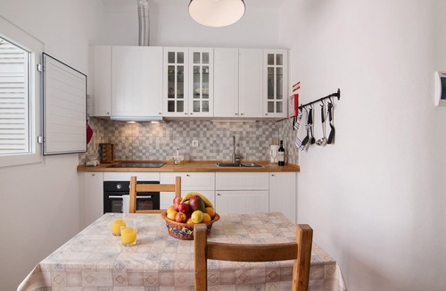 Tavira Apartment | Apartment 'Soalheira - Tavira' with Private Terrace, Wi-Fi, and Air Conditioning