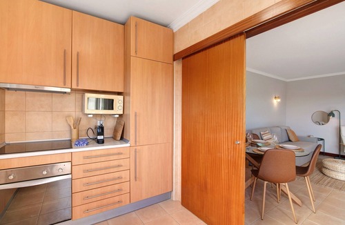 Salgados Apartment | Apartment 'Sunrise Village' 5 min to the Beach with Balcony