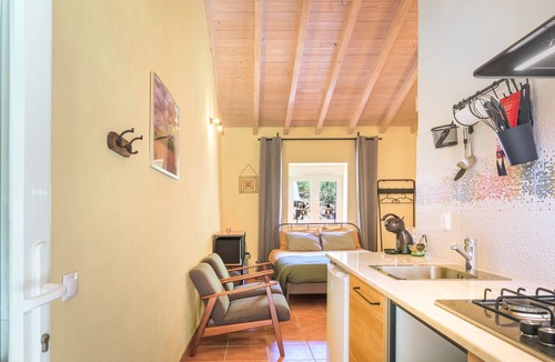 Reliquias Apartment | Apartment 'Sunny' with Mountain View, Shared Pool and Wi-Fi