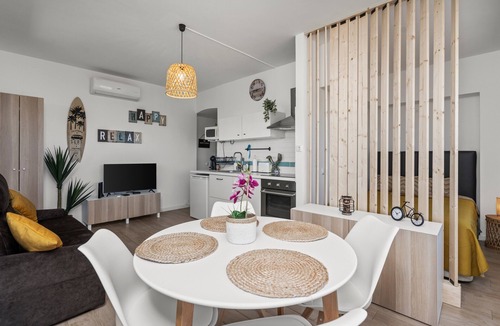 Alvor Apartment | Apartment 'Sunset' with Sea View, Wi-Fi and Air Conditioning