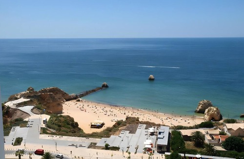 Praia da Rocha Apartment | Apartment 'T1 Vista Mar' with Sea View, Wi-Fi and Air Conditioning