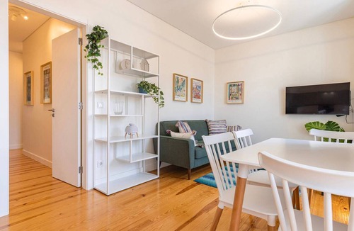 Paco De Arcos Apartment | Apartment T3 65m2, 3 bedroom at Paço de Arco