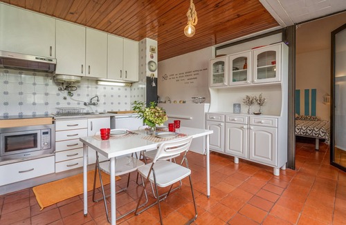 Montes de Alvor Apartment | Apartment 'The Triple House' with Shared Pool, Private Terrace and Wi-Fi
