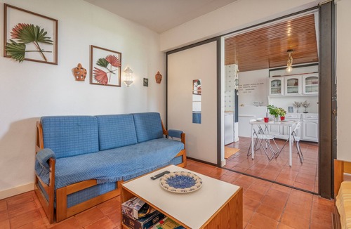 Montes de Alvor Apartment | Apartment 'The Triple House' with Shared Pool, Private Terrace and Wi-Fi