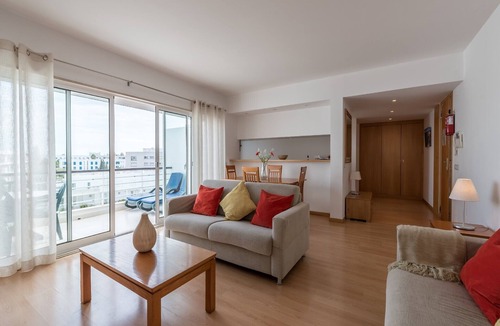 Telheiro Apartment | Apartment Toma, 2 Bedroom, Condominium Dom Manuel 1, Lagos Marina. 9718/AL