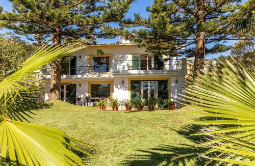 Canico Apartment | Apartment "Villa Echium T1" with one bedroom and shared garden