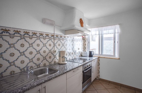Praia da Luz Apartment | Apartment with Garden View in Luz