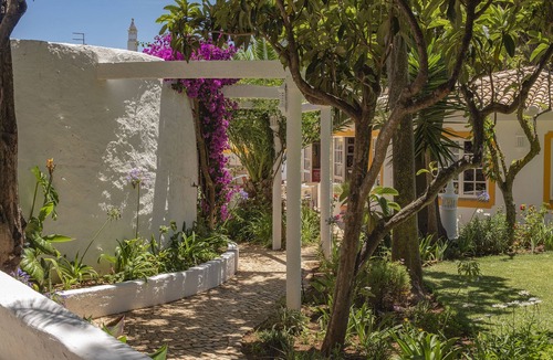 Praia da Luz Apartment | Apartment with Garden View in Luz