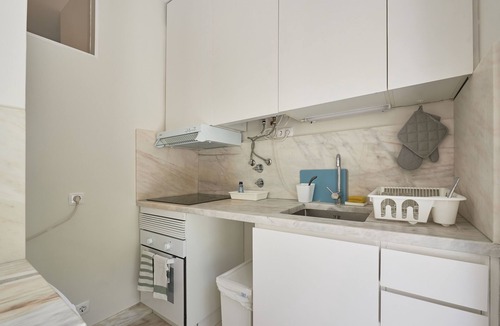 Cacem Apartment | Apartment with patio, 5 minutes to railway station