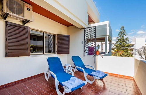 Ameijeira Apartment | Apt. Amanecer, with access to Dona Ana beach