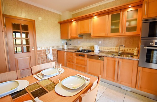 Albardeira Apartment | Apt. Casa Floreva, with communal pool access