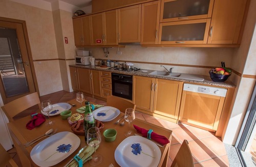 Ameijeira Apartment | Apt. Cecelia, with pool and a 5 mt walk to the beach