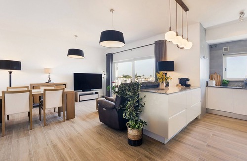 Correeira Apartment | Apt. Deluxe OCV - Pool & Albufeira View