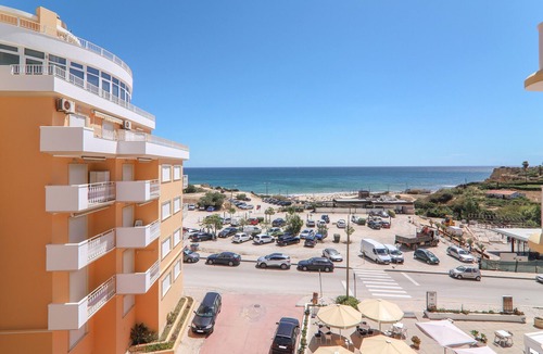 Armacao de Pera Apartment | Apt. Torre Sol 4th7 – Beachfront, A/C, Pool