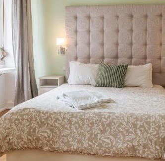 Lisbon Old Town House | Aquilla's Family Room 103 by Mycelia