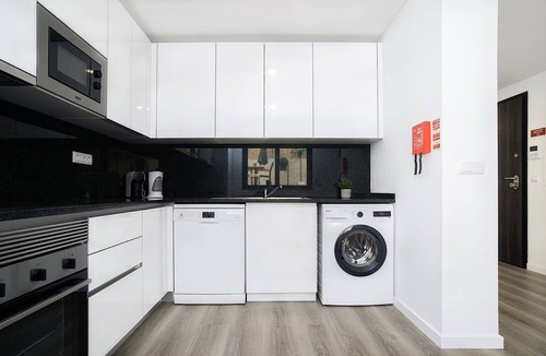 Faro City Centre Apartment | Arla Marron Apartment, Wi-Fi, Air Conditioning, Terrace! New!