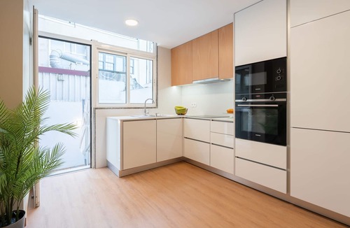 Paranhos Apartment | Artistic & Elegant Flat with Terrace by HostWise
