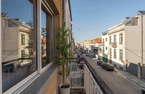 Paranhos Apartment | Artistic & Elegant Flat with Terrace by HostWise