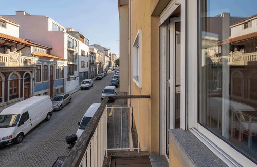 Paranhos Apartment | Artistic & Elegant Flat with Terrace by HostWise