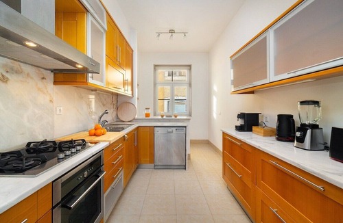 Encarnacao Apartment | Artsy Apartment in Chiado’s Contemporary Heart
