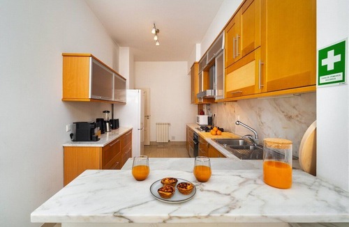 Encarnacao Apartment | Artsy Apartment in Chiado’s Contemporary Heart