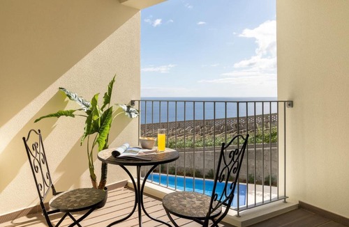 Camara de Lobos Apartment | Atlantic Residence II One-Bedroom with Sea View
