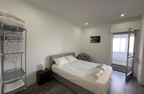 Paco De Arcos Apartment | Atlantic Vista, sunny and steps from the beach