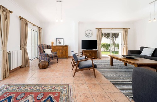 Albardeira Villa | Attractive modern villa [01]