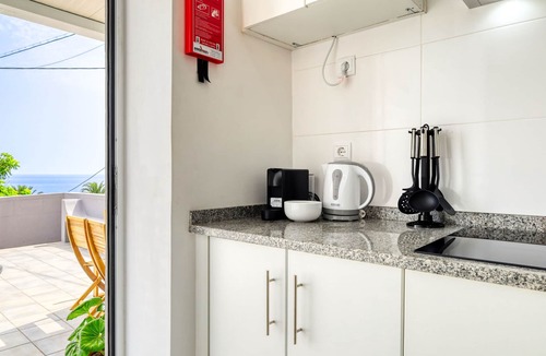Ponta do Sol Apartment | Aunt Celeste's House I, a Home in Madeira