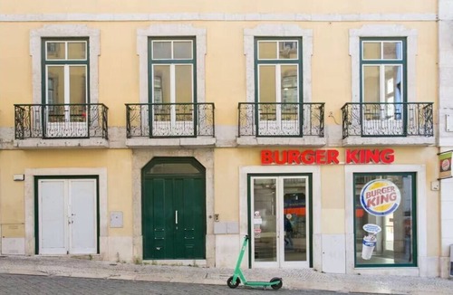 Sacramento Apartment | Authentic Central Lisbon Gem with Unique Design