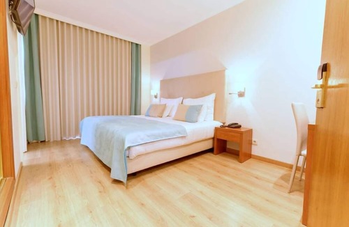 Vila Real Santo Antonio Hotel | Baía Beach Hotel