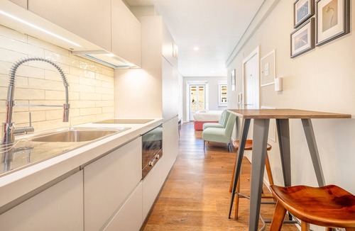 Encarnacao Apartment | Bairro Alto Prime Studio II by Homing