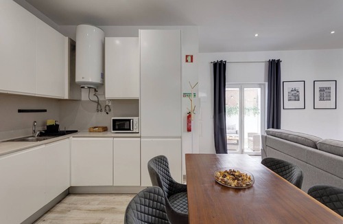 Sao Cristovao e Sao Lourenco Apartment | Baixa Garden: 2BR + Patio | Perfect for Families