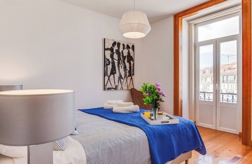Lisbon Old Town Apartment | Baixa most luminous 3 BDR flat! Great WI-FI!