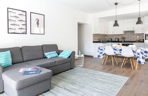 Costa de Caparica Apartment | Beach Apt with Balcony - 2 min walk to the beach by Lisbeyond