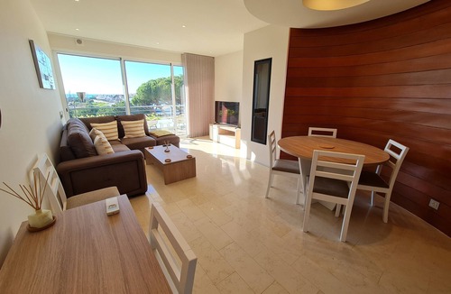 Vale do Garrao Apartment | Beautiful 2 bed duplex apartment with breathtaking sea view, 5min walk to beach!